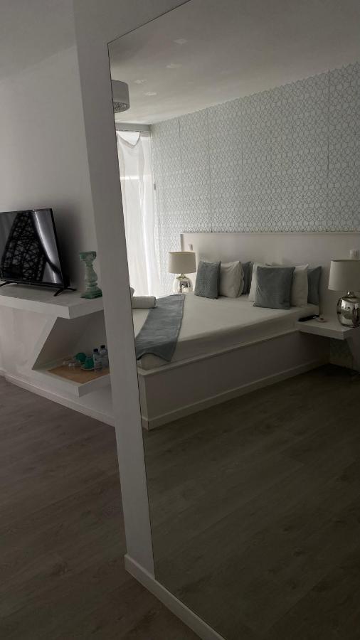 Brandao House Hostel Caparica Εξωτερικό φωτογραφία