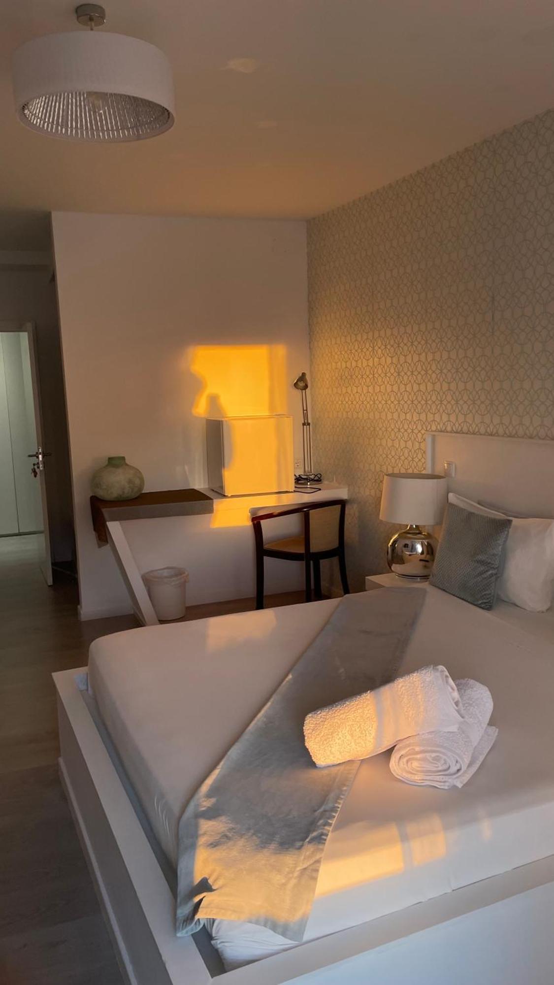 Brandao House Hostel Caparica Εξωτερικό φωτογραφία